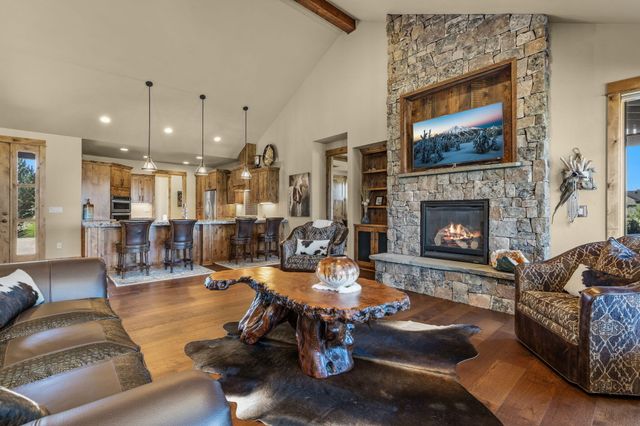 16593 SW Ranchview Road, Powell Butte, OR 97753