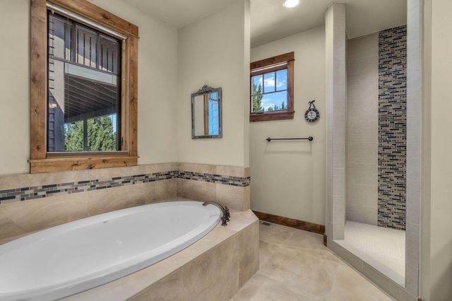 16593 SW Ranchview Road, Powell Butte, OR 97753