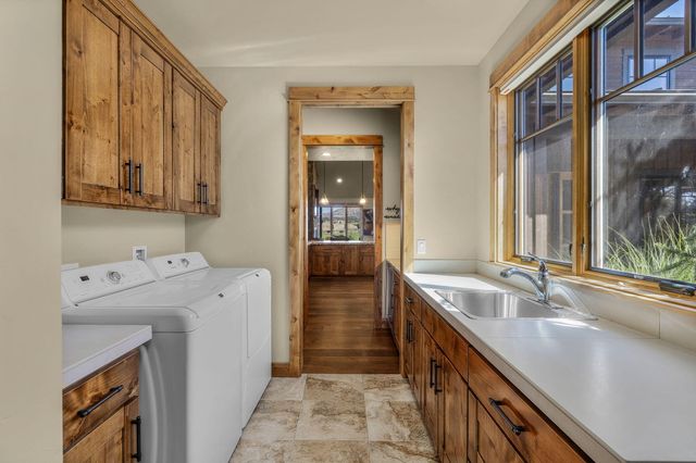 16593 SW Ranchview Road, Powell Butte, OR 97753