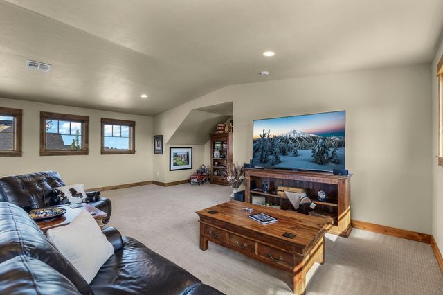 16593 SW Ranchview Road, Powell Butte, OR 97753