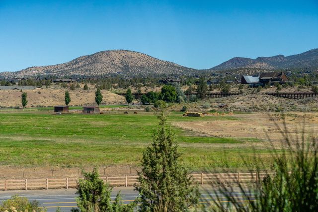 16593 SW Ranchview Road, Powell Butte, OR 97753