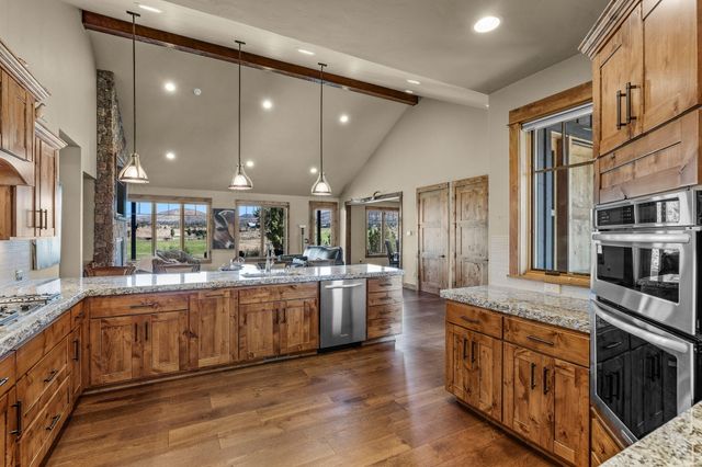 16593 SW Ranchview Road, Powell Butte, OR 97753