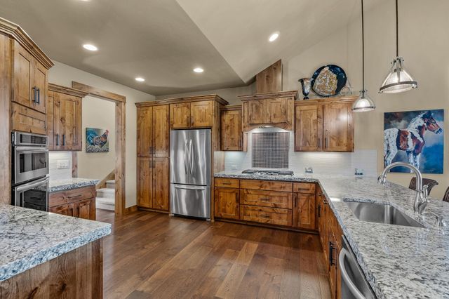 16593 SW Ranchview Road, Powell Butte, OR 97753