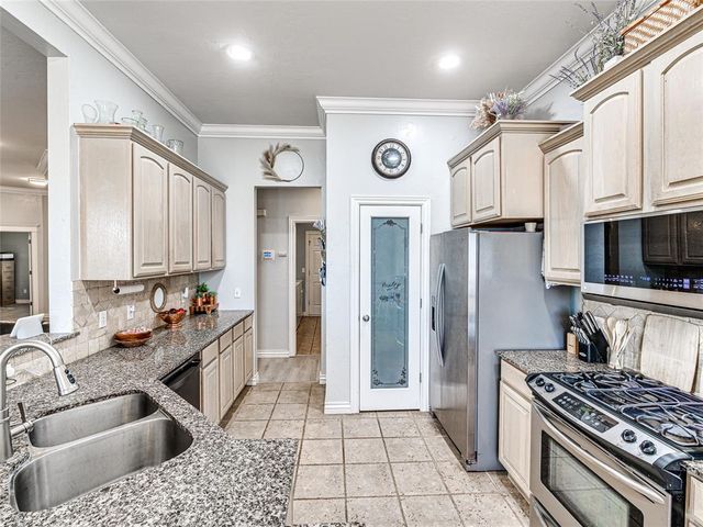 176 Cypress N.W Street, Piedmont, OK 73078