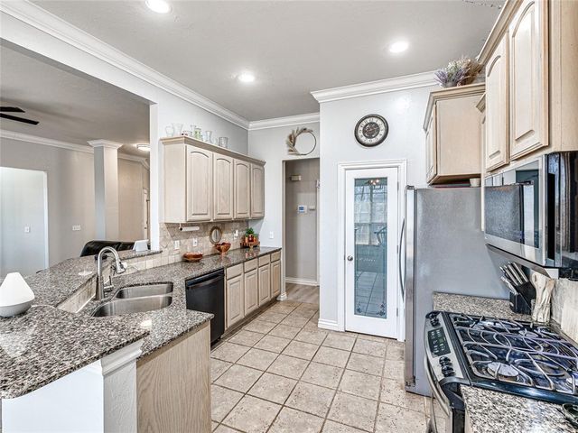 176 Cypress N.W Street, Piedmont, OK 73078