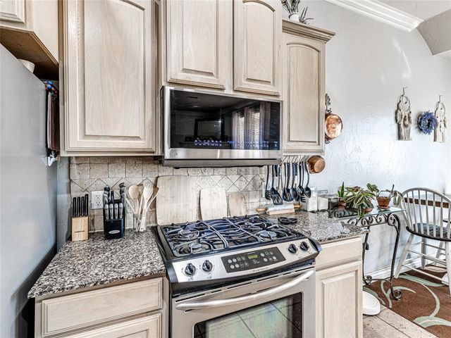 176 Cypress N.W Street, Piedmont, OK 73078