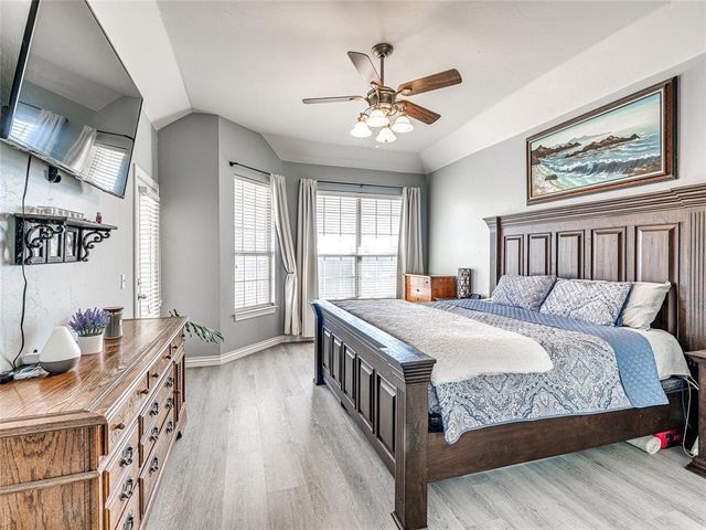 176 Cypress N.W Street, Piedmont, OK 73078