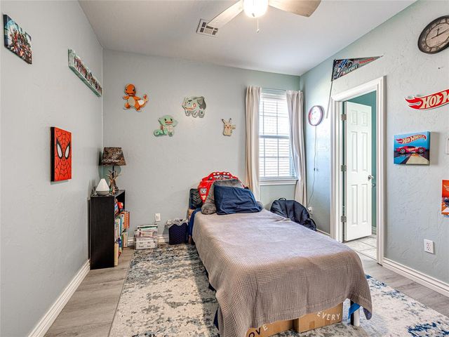 176 Cypress N.W Street, Piedmont, OK 73078