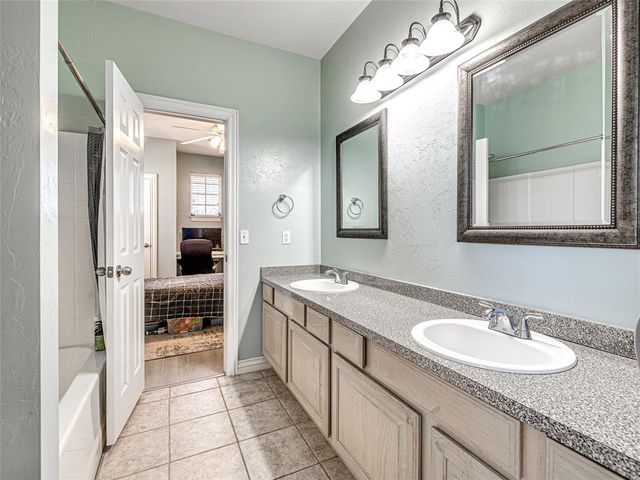 176 Cypress N.W Street, Piedmont, OK 73078