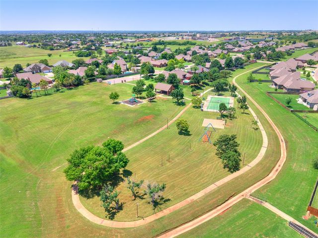 176 Cypress N.W Street, Piedmont, OK 73078