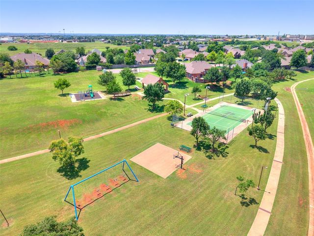 176 Cypress N.W Street, Piedmont, OK 73078