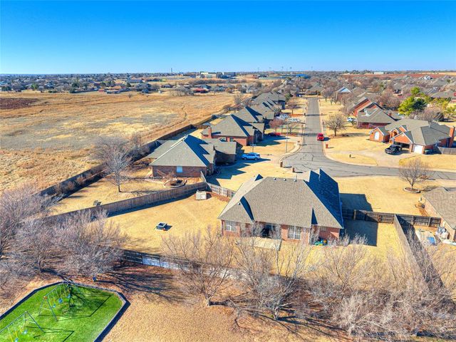 176 Cypress N.W Street, Piedmont, OK 73078