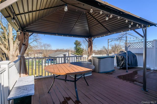 7 Bittersweet Dr, Call Listing Agent, CT 06811