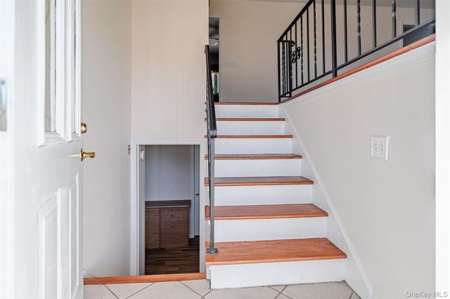 7 Bittersweet Dr, Call Listing Agent, CT 06811