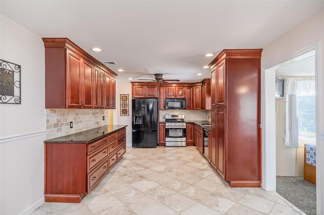 7 Bittersweet Dr, Call Listing Agent, CT 06811