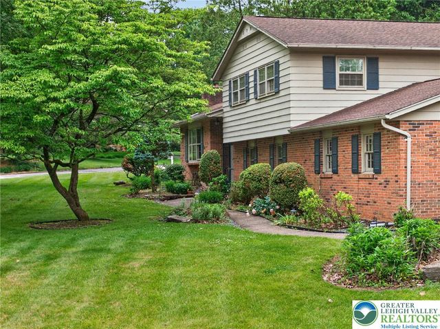 797 Barrymore Lane, Bethlehem City, PA 18017
