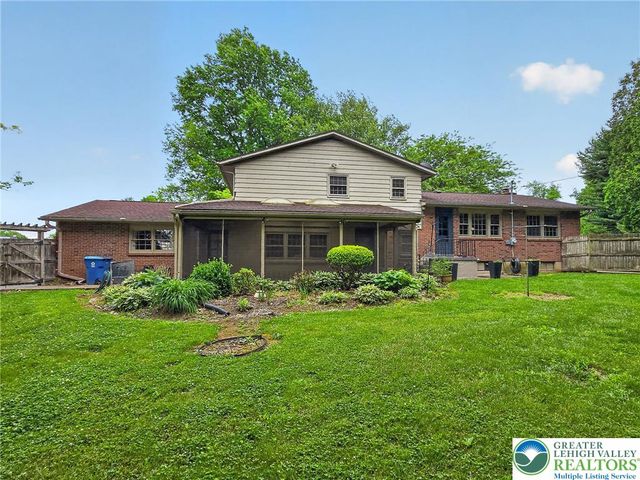 797 Barrymore Lane, Bethlehem City, PA 18017