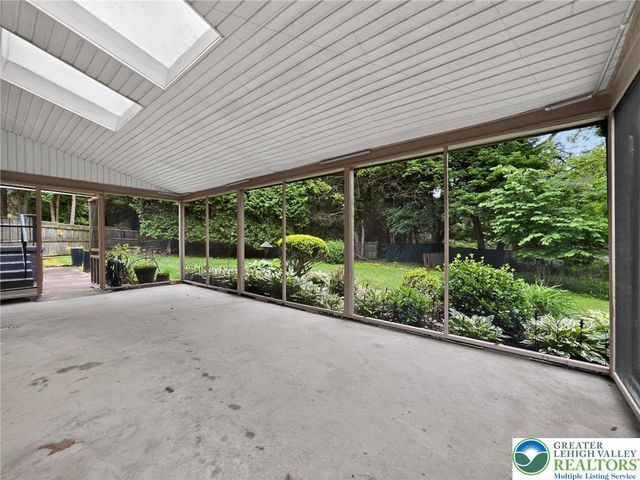 797 Barrymore Lane, Bethlehem City, PA 18017