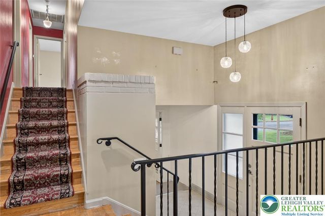 797 Barrymore Lane, Bethlehem City, PA 18017