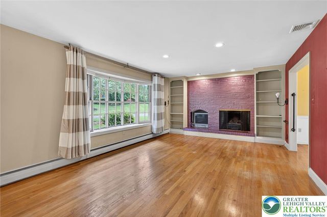 797 Barrymore Lane, Bethlehem City, PA 18017