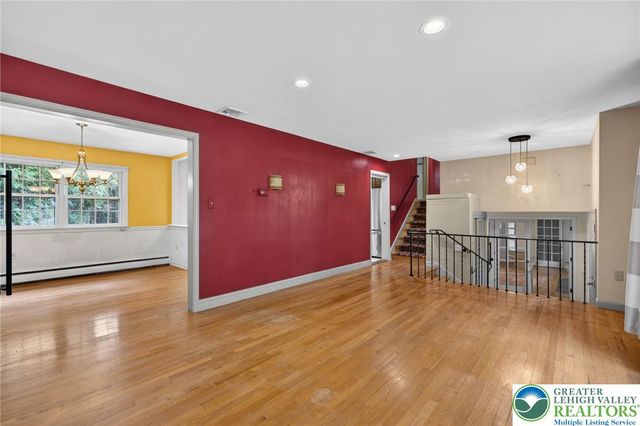 797 Barrymore Lane, Bethlehem City, PA 18017
