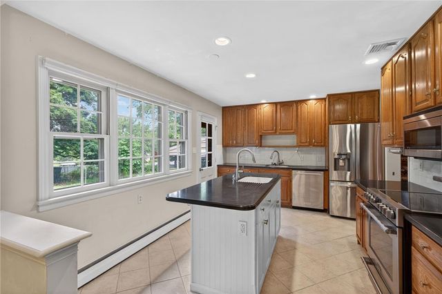 797 Barrymore Lane, Bethlehem City, PA 18017
