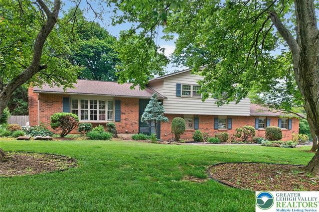 797 Barrymore Lane, Bethlehem City, PA 18017