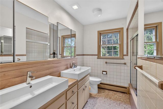 797 Barrymore Lane, Bethlehem City, PA 18017