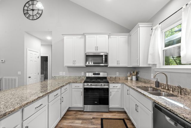1505 E Piney Rd, Dickson, TN 37055