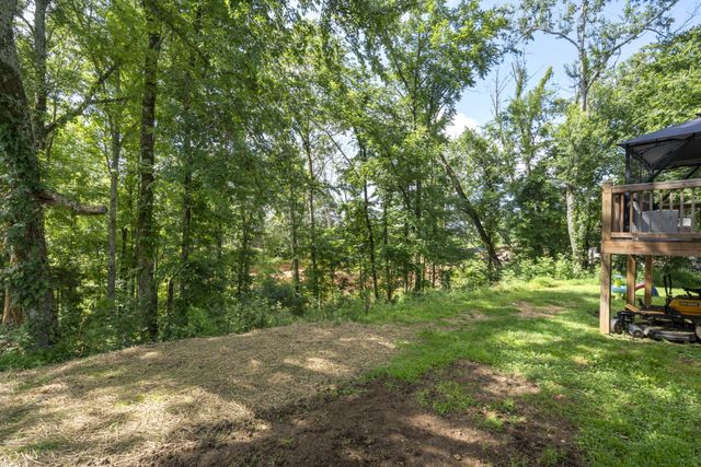 1505 E Piney Rd, Dickson, TN 37055