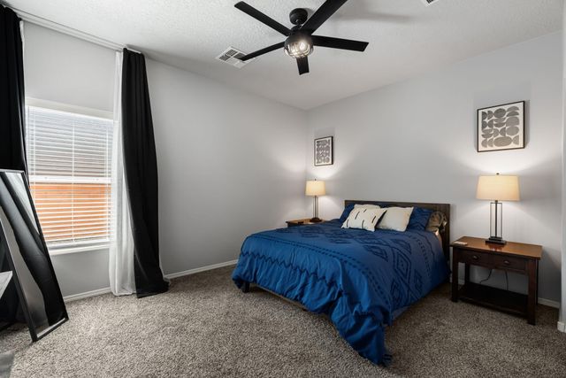 1517 Tierra Verde Loop NW, Los Lunas, NM 87031