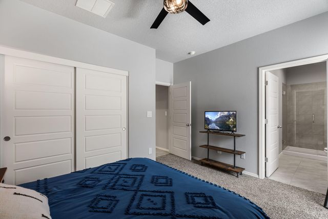 1517 Tierra Verde Loop NW, Los Lunas, NM 87031