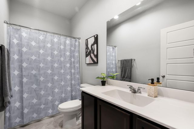 1517 Tierra Verde Loop NW, Los Lunas, NM 87031
