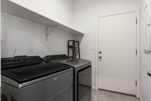 1517 Tierra Verde Loop NW, Los Lunas, NM 87031