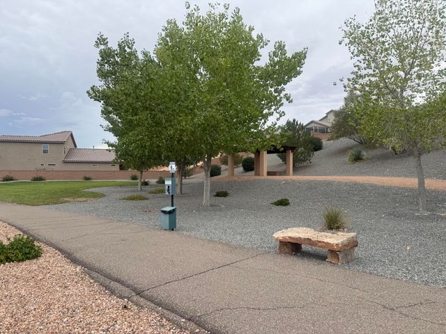 1517 Tierra Verde Loop NW, Los Lunas, NM 87031
