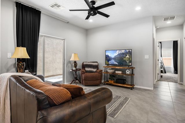 1517 Tierra Verde Loop NW, Los Lunas, NM 87031