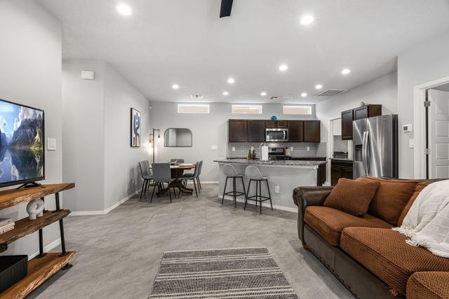 1517 Tierra Verde Loop NW, Los Lunas, NM 87031