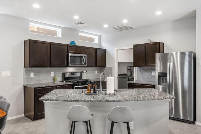 1517 Tierra Verde Loop NW, Los Lunas, NM 87031