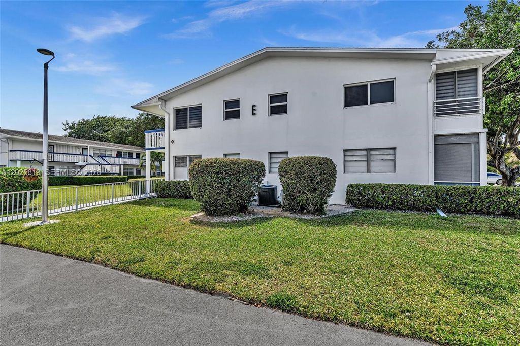 117 Westbury E 117, Deerfield Beach, FL 33442