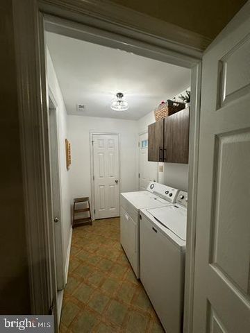 3 AMBER CT, Millersville, PA 17551