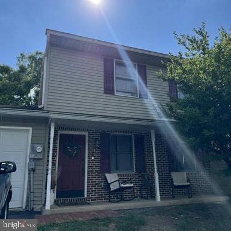 3 AMBER CT, Millersville, PA 17551