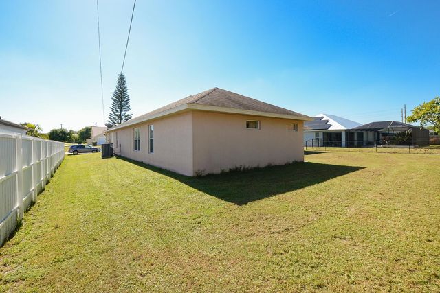 2119 SW Azure Avenue SW, Port St Lucie, FL 34953