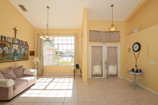 2119 SW Azure Avenue SW, Port St Lucie, FL 34953