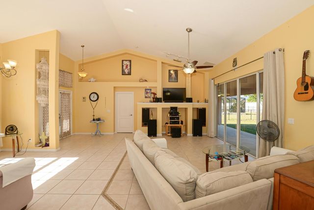 2119 SW Azure Avenue SW, Port St Lucie, FL 34953
