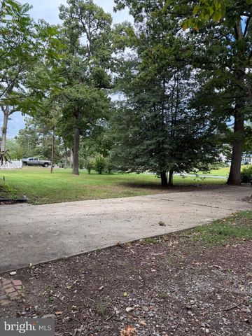 8603 DANGERFIELD RD, Clinton, MD 20735