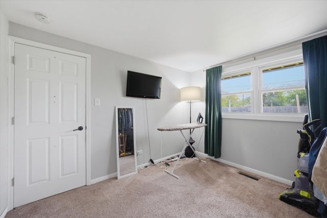 277 W Raye Drive, Chicago Heights, IL 60411