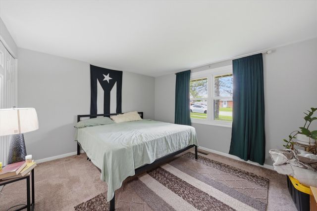 277 W Raye Drive, Chicago Heights, IL 60411