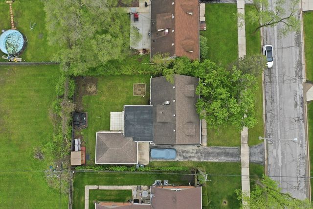 277 W Raye Drive, Chicago Heights, IL 60411