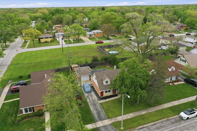 277 W Raye Drive, Chicago Heights, IL 60411