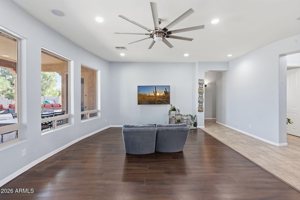 Image 21 of property listing at 6615 W LEIBER Place, Glendale, AZ 85310
